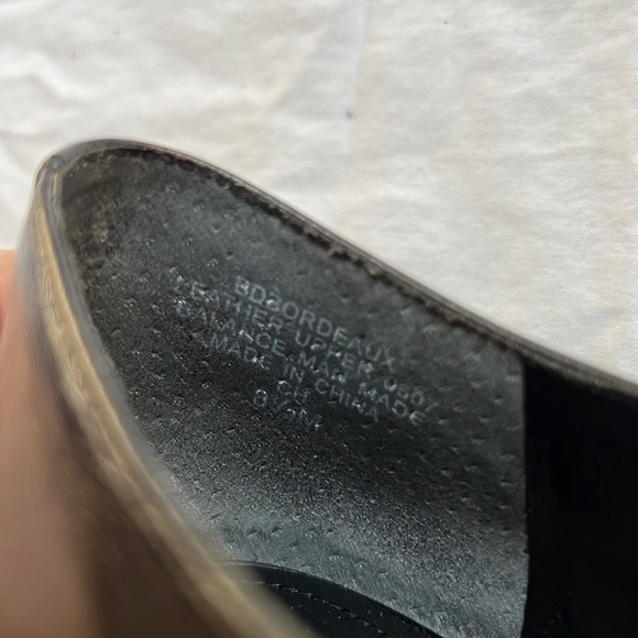 Bandolino BD Bordeaux Lace-Up Block Heel Oxford in Black Leather (8.5) - Picture 12 of 15